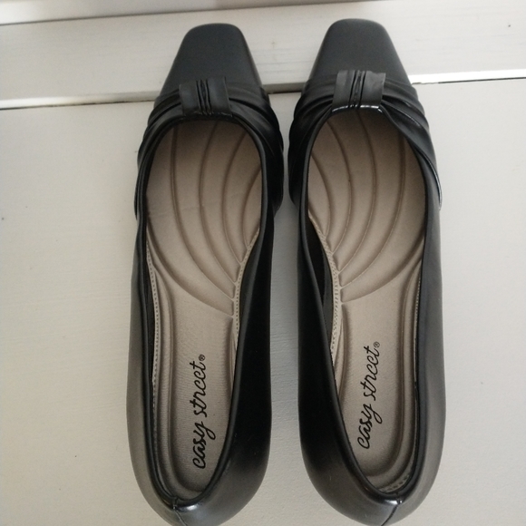 NEW Easy Street Fabulous Pumps Black SHOES SLIP ON - Picture 5 of 10